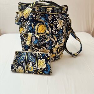 Vera Bradley Blue and Yellow Floral Drawstring Crossbody‎ Bag W/ Matching Clutch